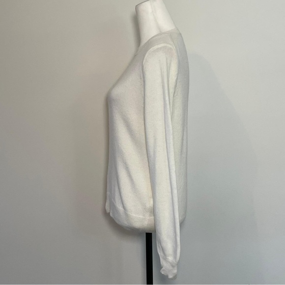 Banana Republic Cream Sweater - Picture 5 of 7